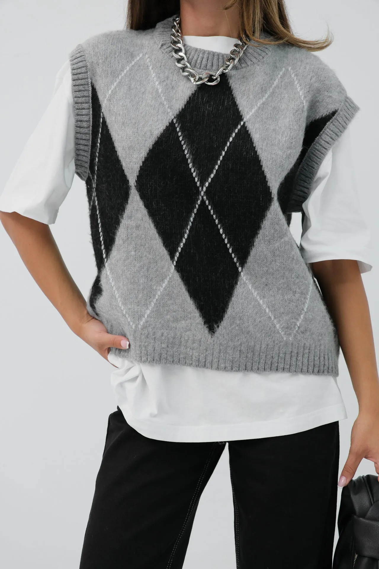 Crop Sweater with Diamond Pattern