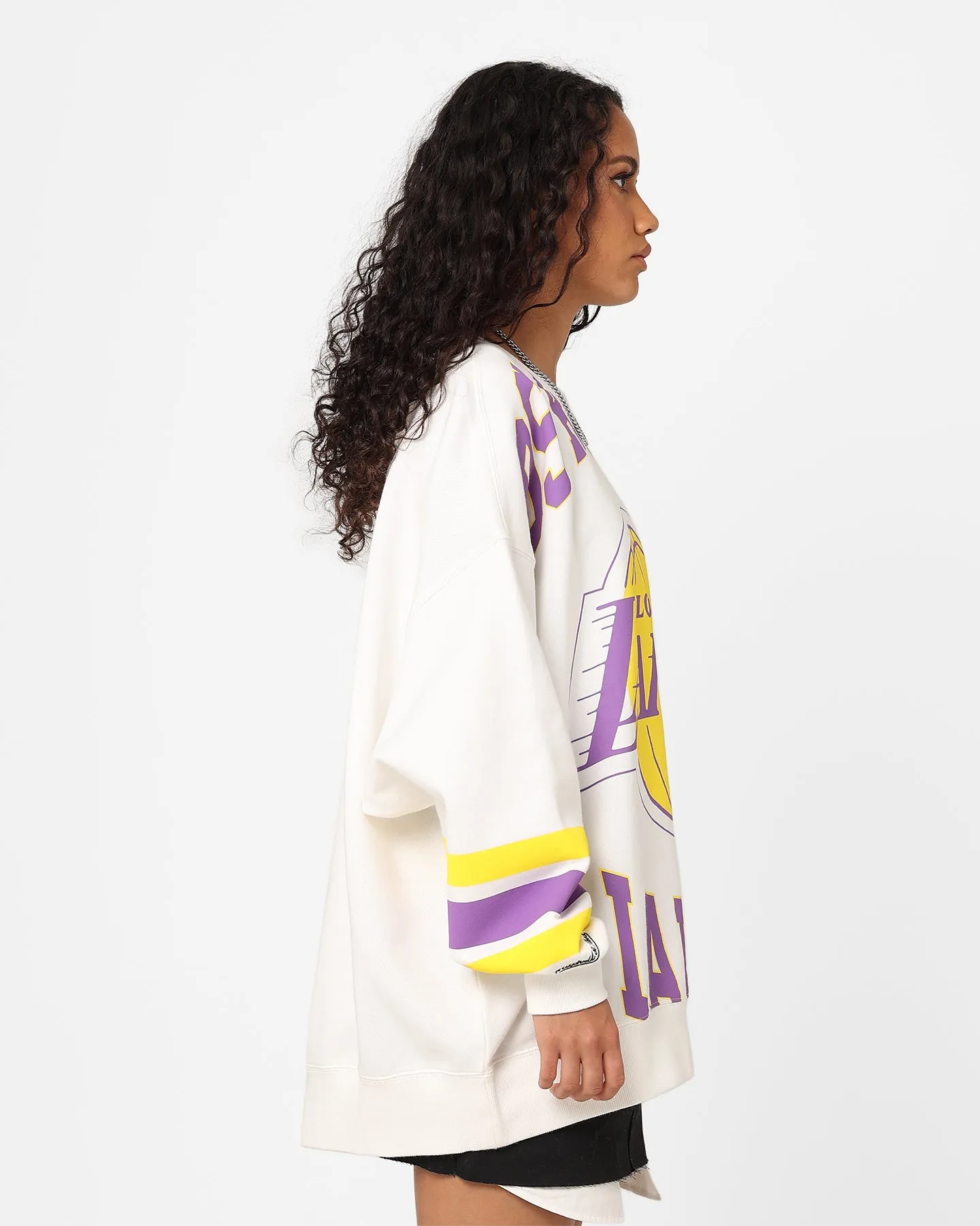 Mitchell & Ness Women's Los Angeles Lakers Hockey Vibe Crewneck Vintage White