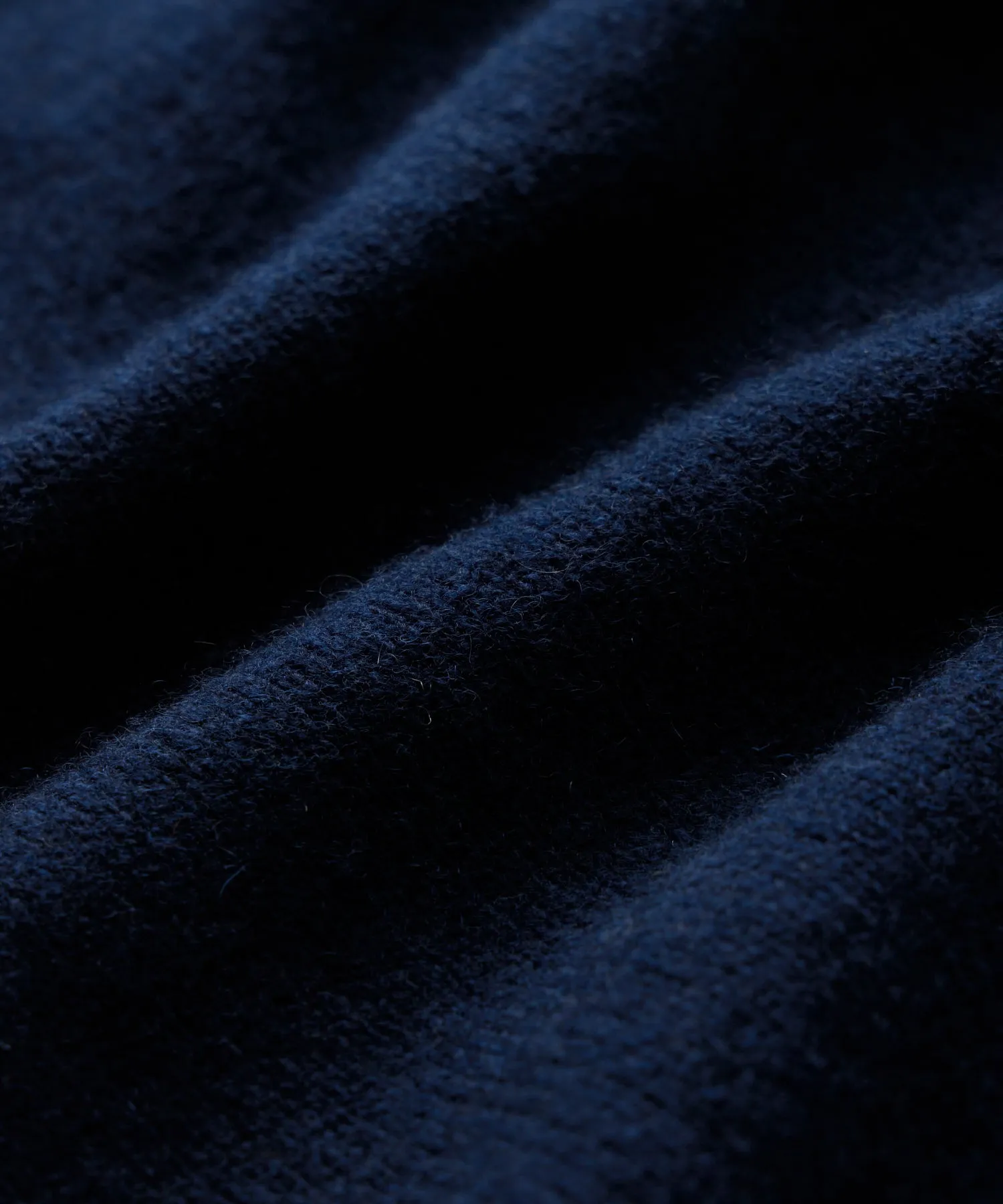 Nomad Cashmere Crewneck in Navy